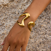 Aurea Flow Bracelet
